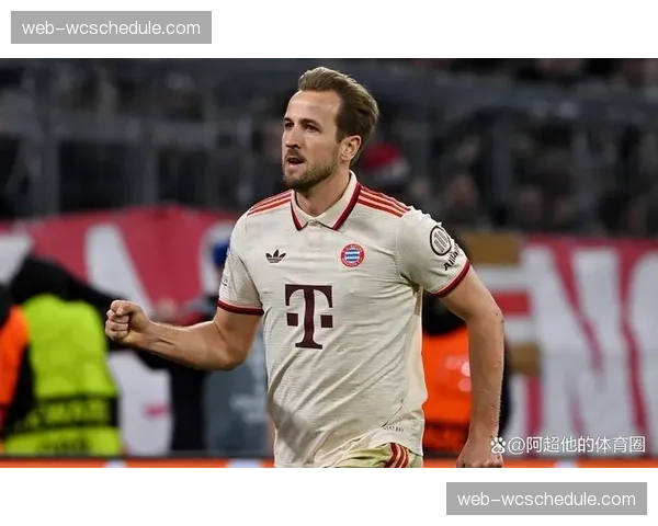 镜头捕捉：德甲天王山之战，凯恩罚入点球后向客场看台致歉