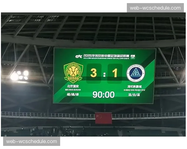 警方通报:一名球迷因向场内投掷杂物并辱骂对方防守球员,被处以行政处罚 警方通报:一名球迷因向场内投掷杂物并辱骂对方防守球员,被处以行政处罚