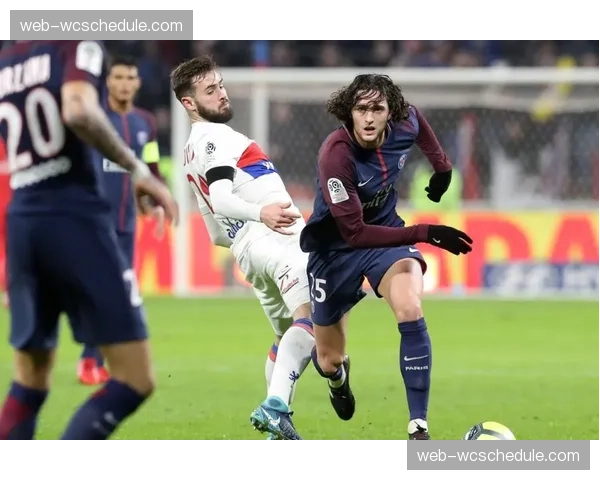 法甲:里尔0-0战平尼斯,两队合计仅5次射正,中场绞杀成比赛主旋律 法甲:里尔0-0战平尼斯,两队合计仅5次射正,中场绞杀成比赛主旋律